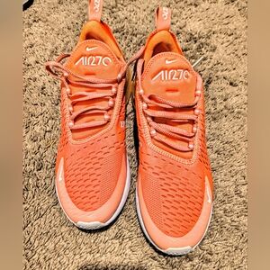 Wmns Air Max 270 "Crimson Bliss"Size 9